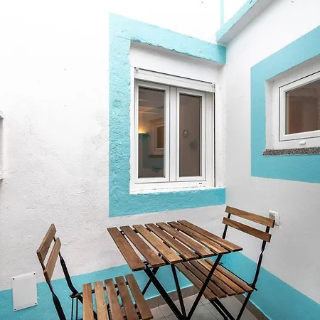 Urban & Trendy Duplex Close To Lx Factory By Trip2portugal