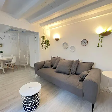 Urban & Trendy Duplex Close To Lx Factory By Trip2portugal * Lisbon